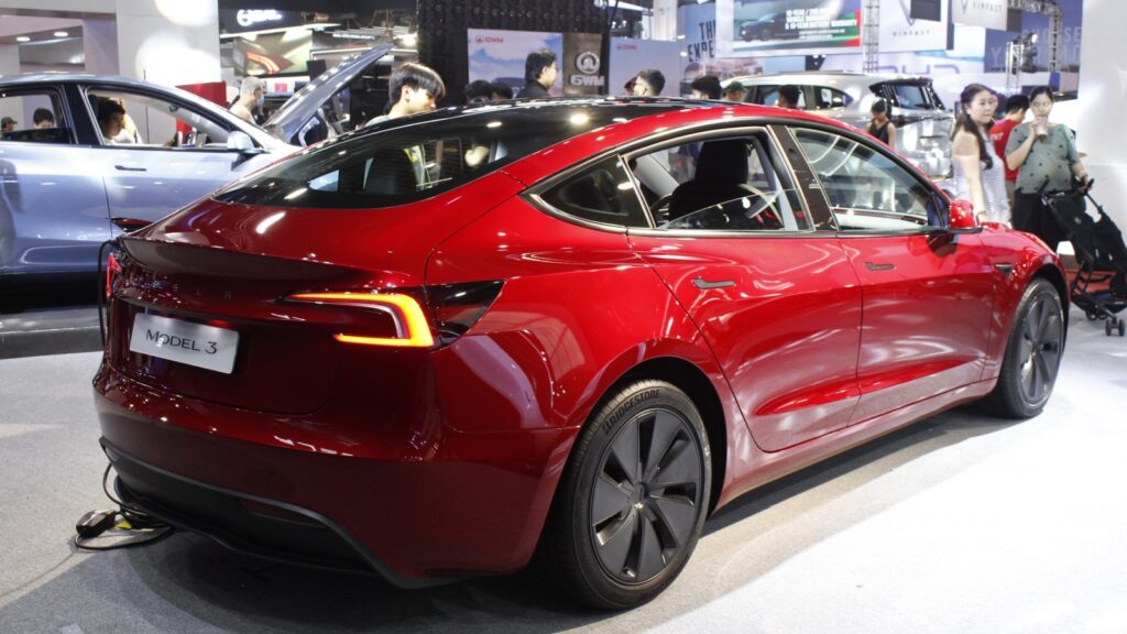 Shutterstock, The new 2025 Tesla model 3, walter eric sy, 2614069707