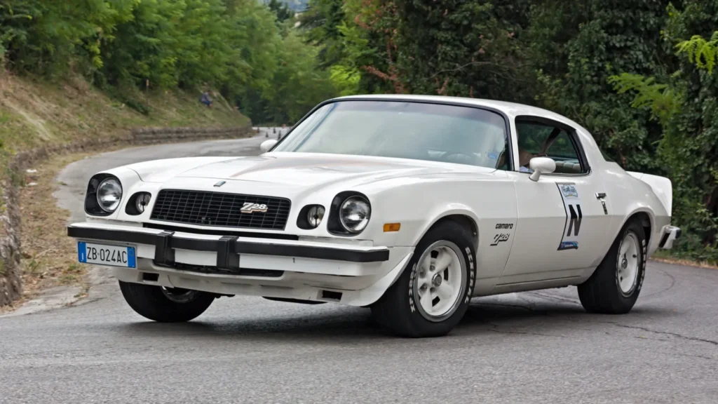 Chevrolet Camaro z28 on road ermess
