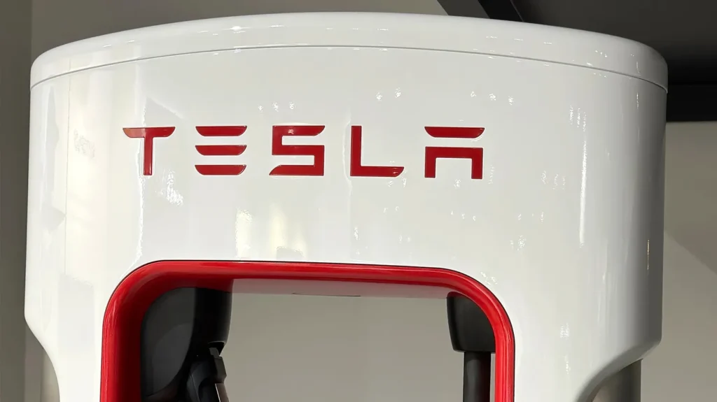 Tesla superchargers to recharge battery of cars kittyfly 346455918