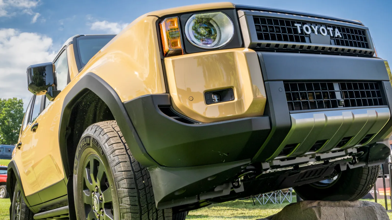 Land Cruiser showing off-road capabilities