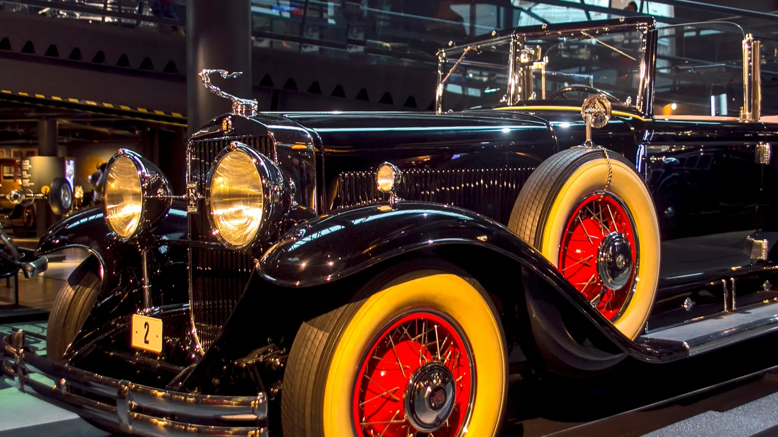 Retro car of the year Cadillac V12 1930s
