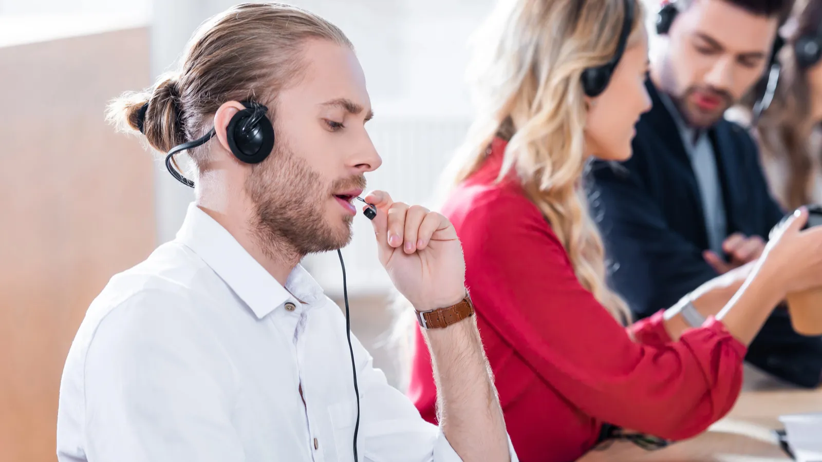 Selective focus of call center operators working at workplace