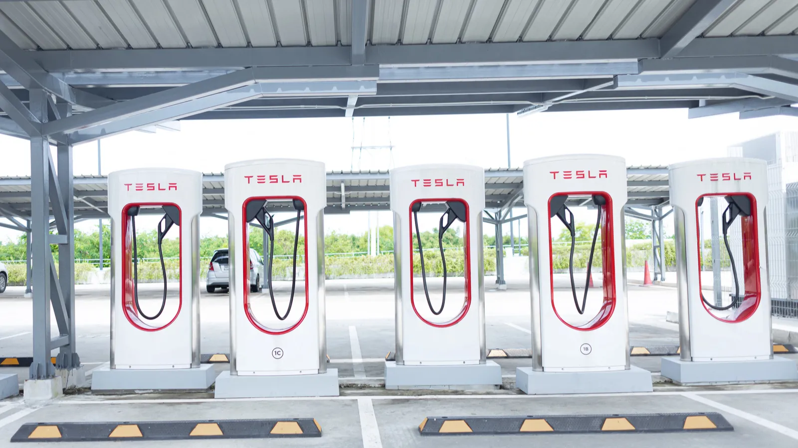 Tesla supercharger 250 kw dock station for high speed charging