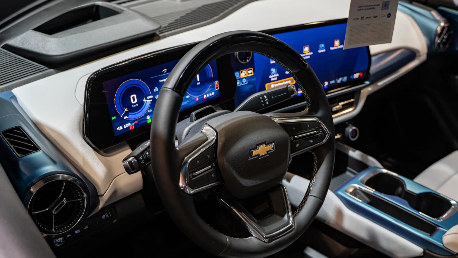 2025 Chevrolet Equinox EV lt automobile at the 2025 Canadian show
