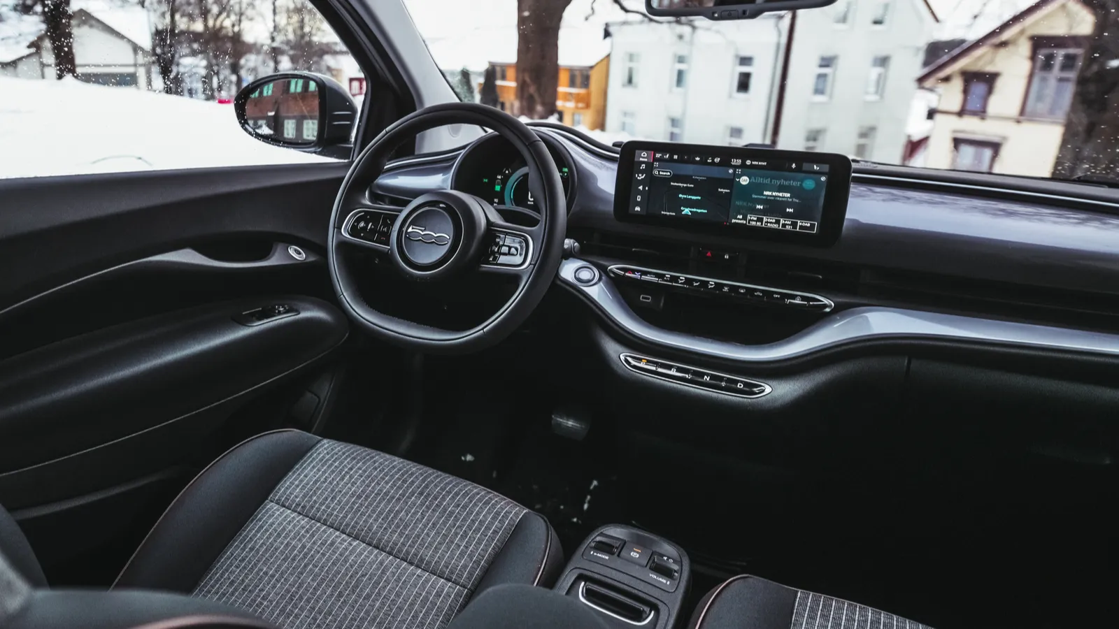 Fiat 500e interior cockpit