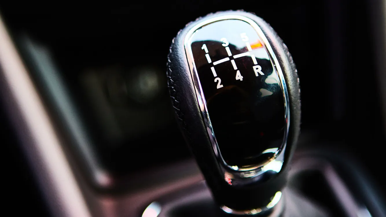 Manual gearbox in the car  
