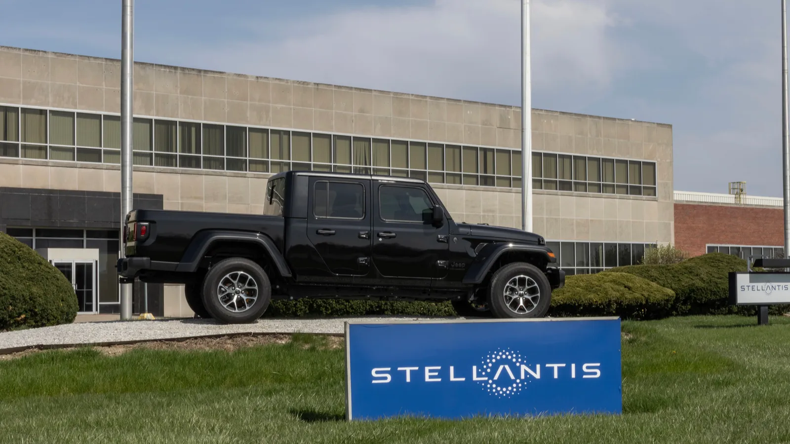 Stellantis transmission plant with jeep gladiator