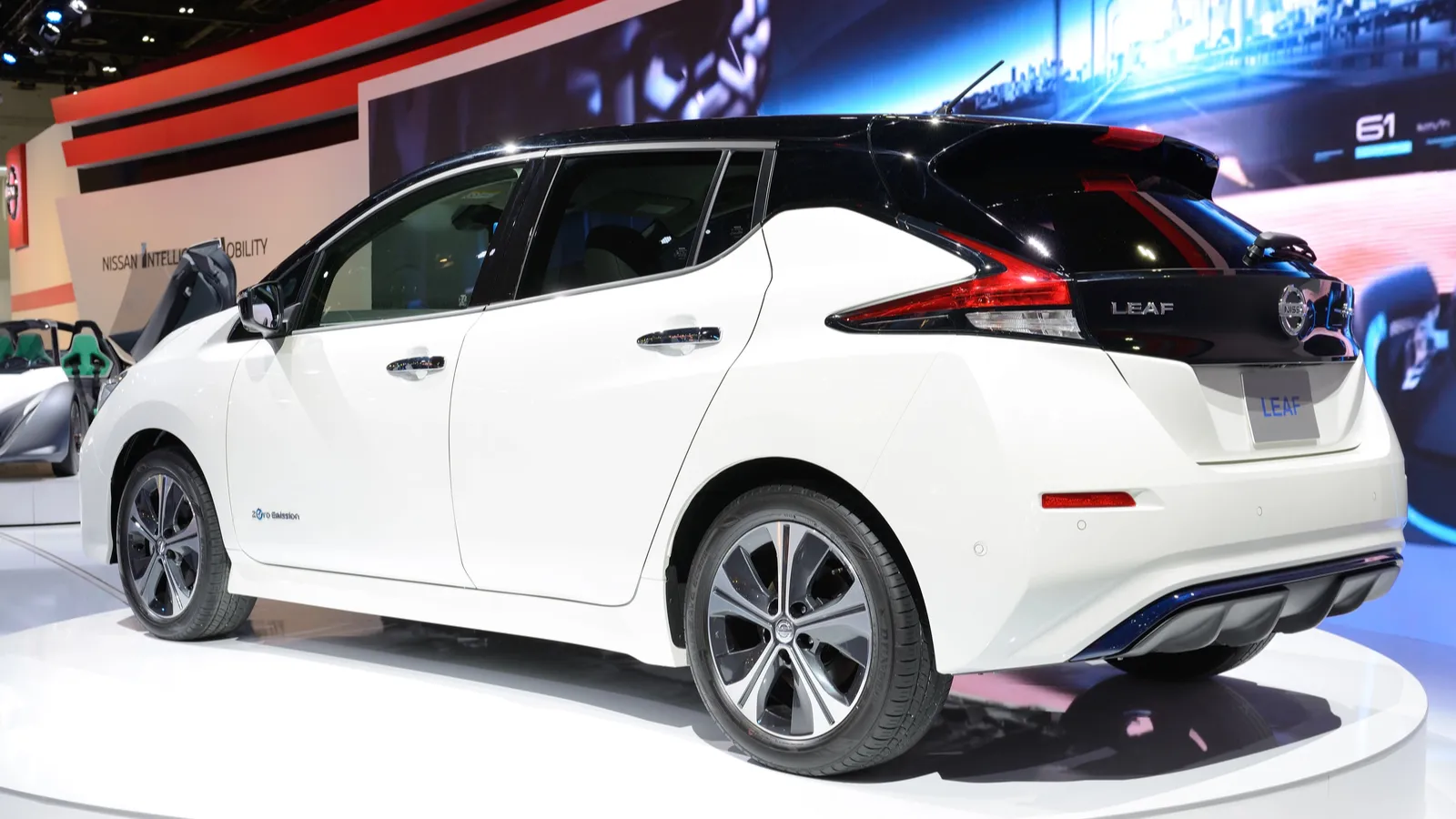 White Nissan Leaf at a show